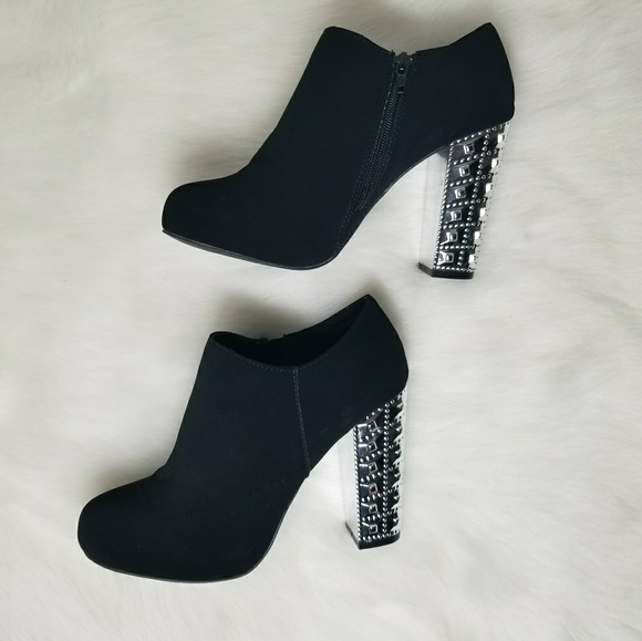 Me too Shoes - Me Too Suede Ginny Ankle Booties Shooties Chrome